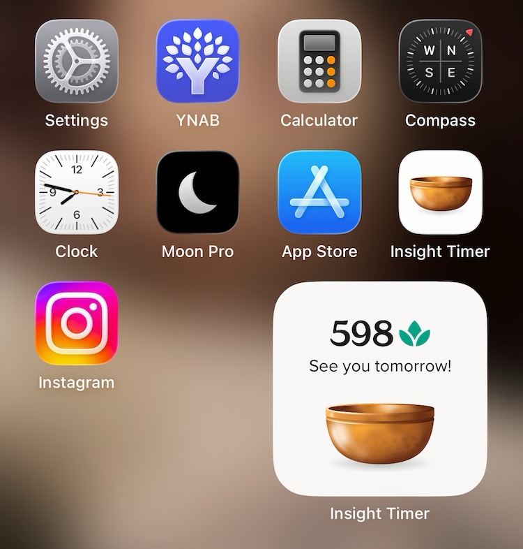Phone lock screen with meditation app widget